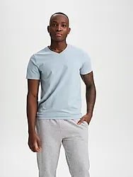 M SLIM FIT V-NECK TEE - SOFT POOL Model01 Small1x1