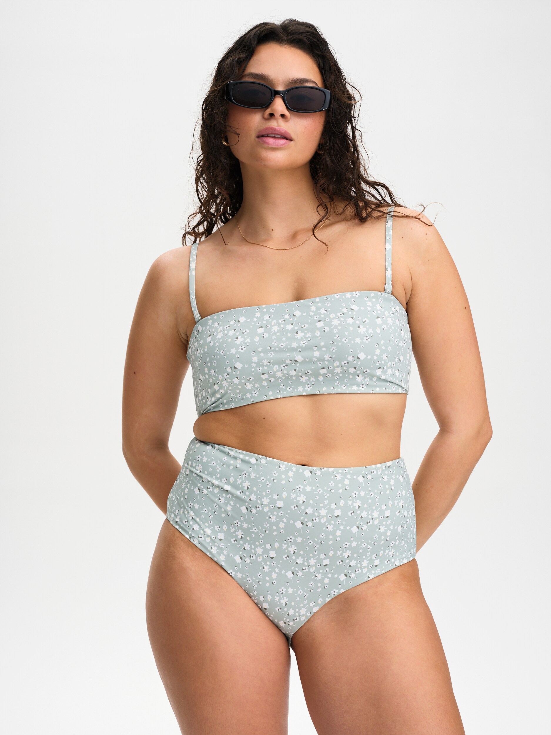 
SOC, 
W BEACH TUBE TOP, 
Detail 1
