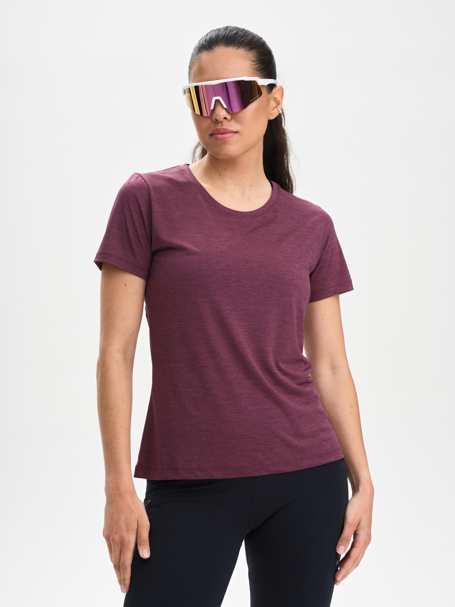 
SOC, 
W Run Tee, 
Detail 1

