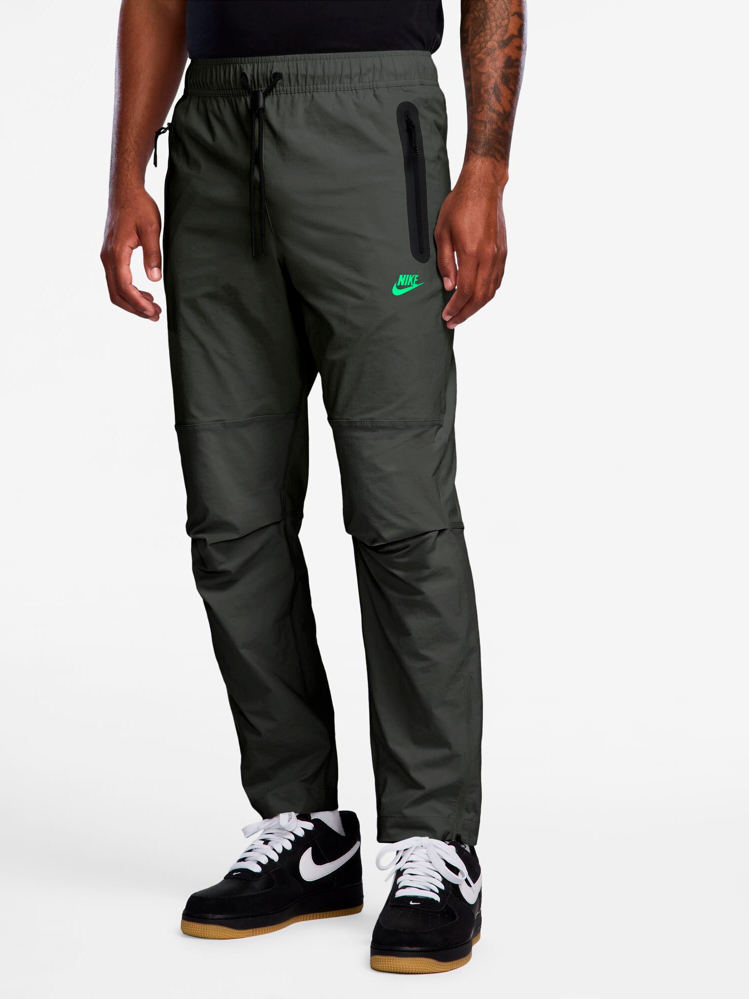
NIKE, 
M TECH WOVEN OH PANTS, 
Detail 1
