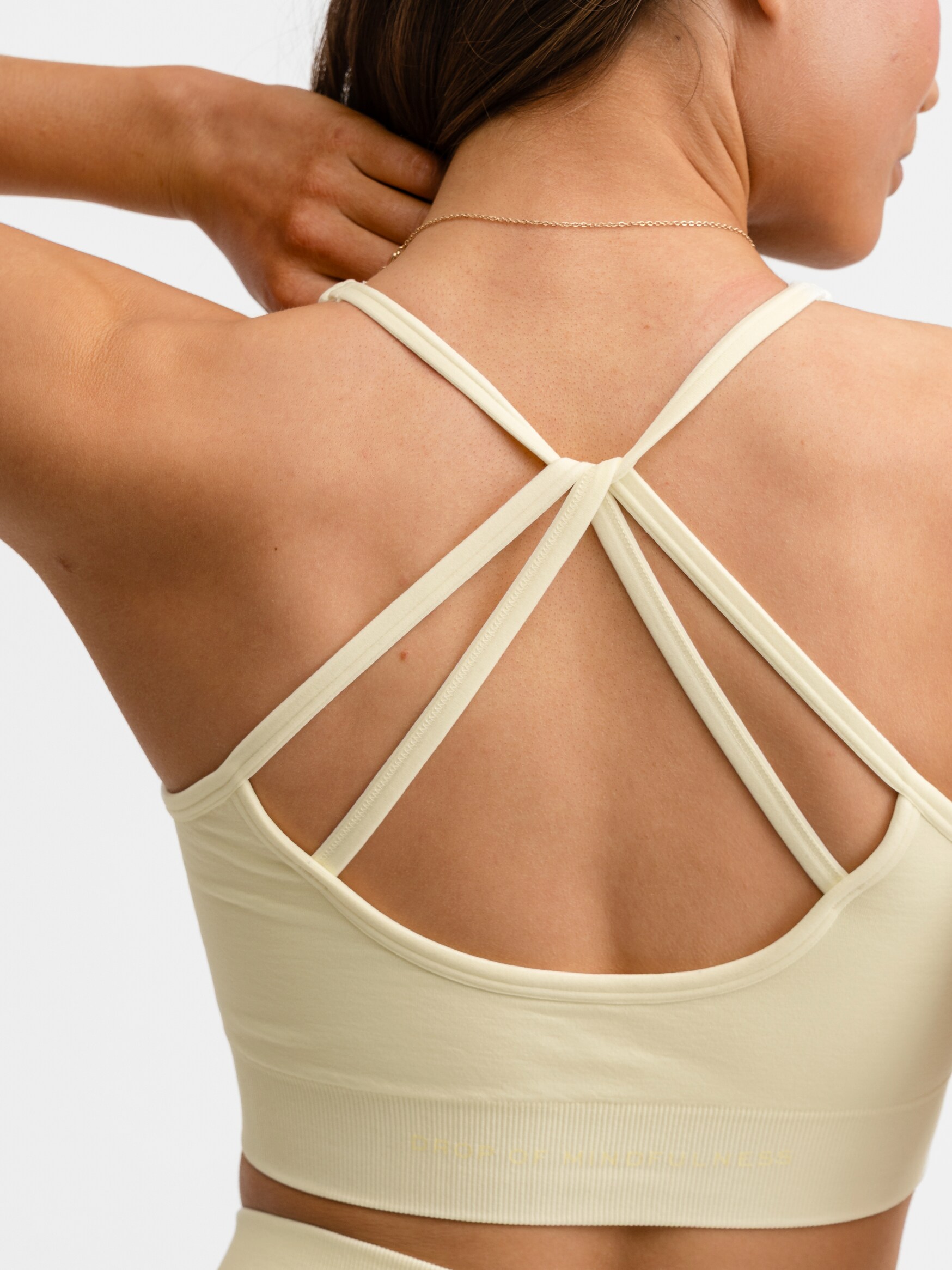 DROP OF MINDFULNESS, SIGNATURE SEAMLESS V SHAPE BRA