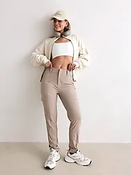 STRAIGHT LEG CARGO PANTS - DARK CLAY Model01 Small1x1
