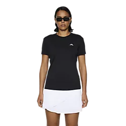 W Ada T-Shirt - Black Model01 Small1x1