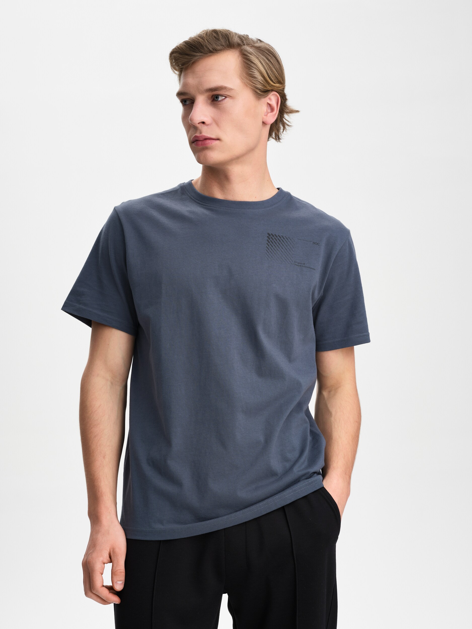 
SOC, 
M GRAPHIC TEE, 
Detail 1
