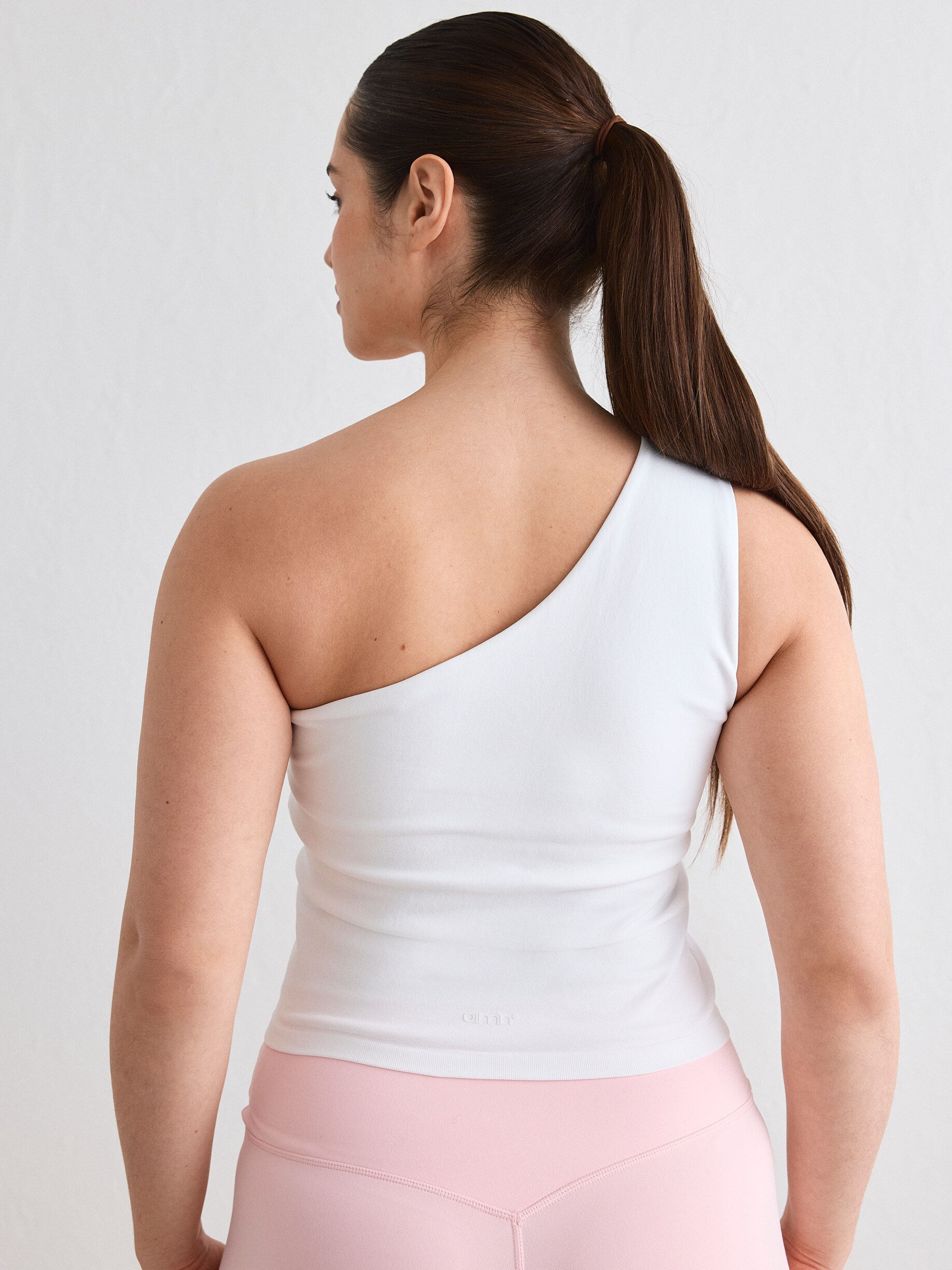 AIM&acute;N, SHAPE SEAMLESS ONE SHOULDER BRALETTE