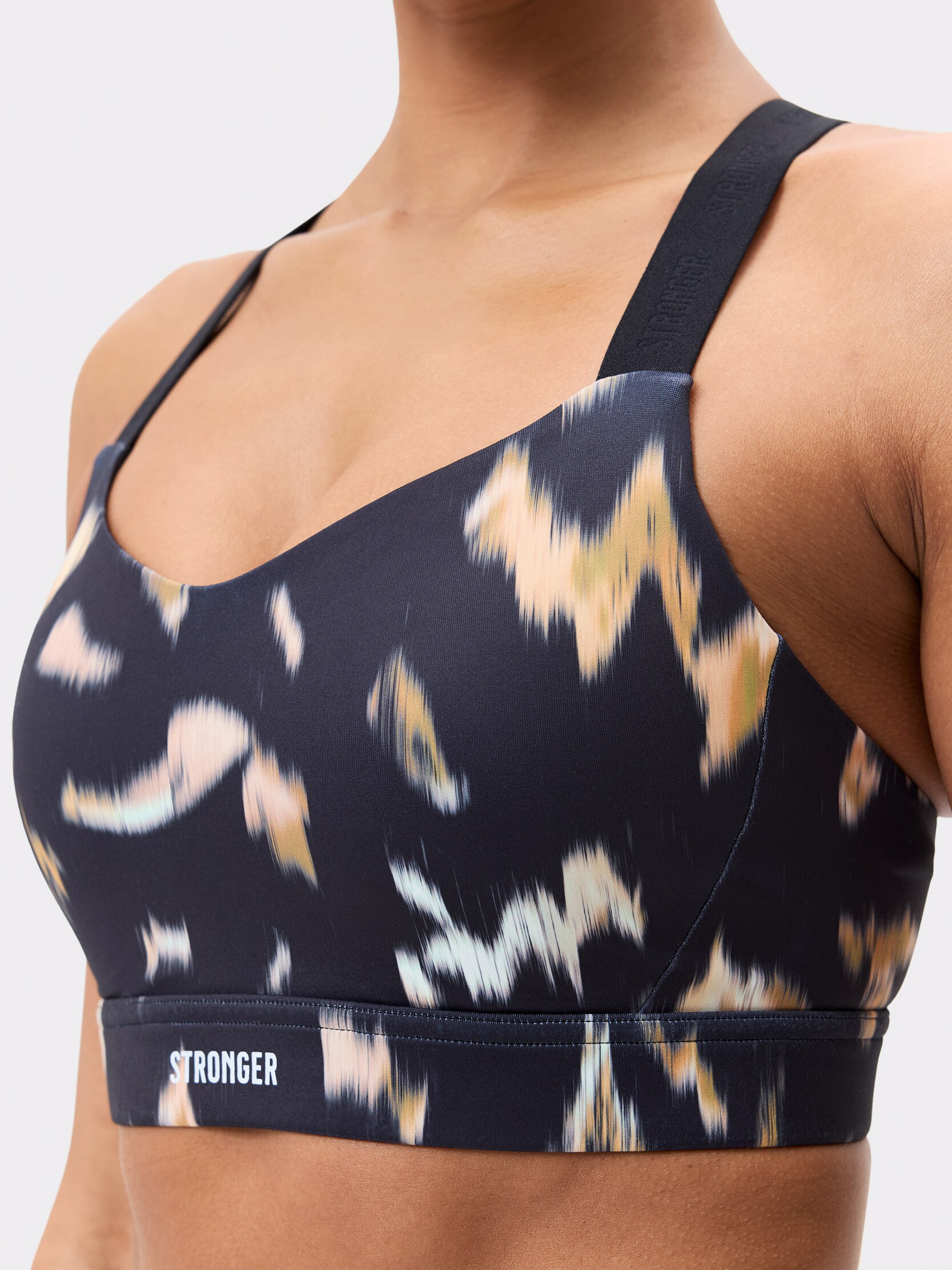 STRONGER, Power Sports Bra