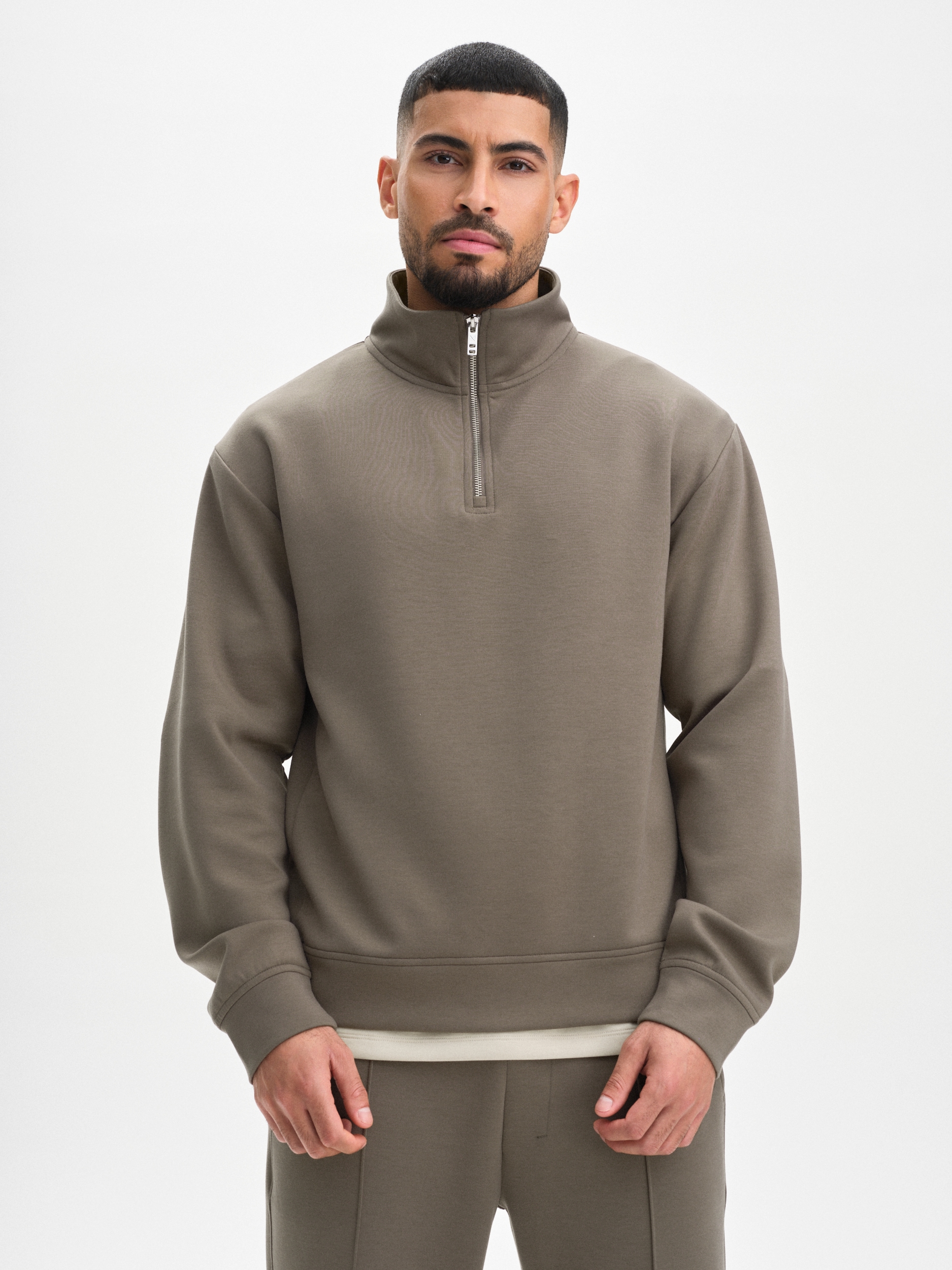 
SOC, 
M SOFT HALF ZIP, 
Detail 1
