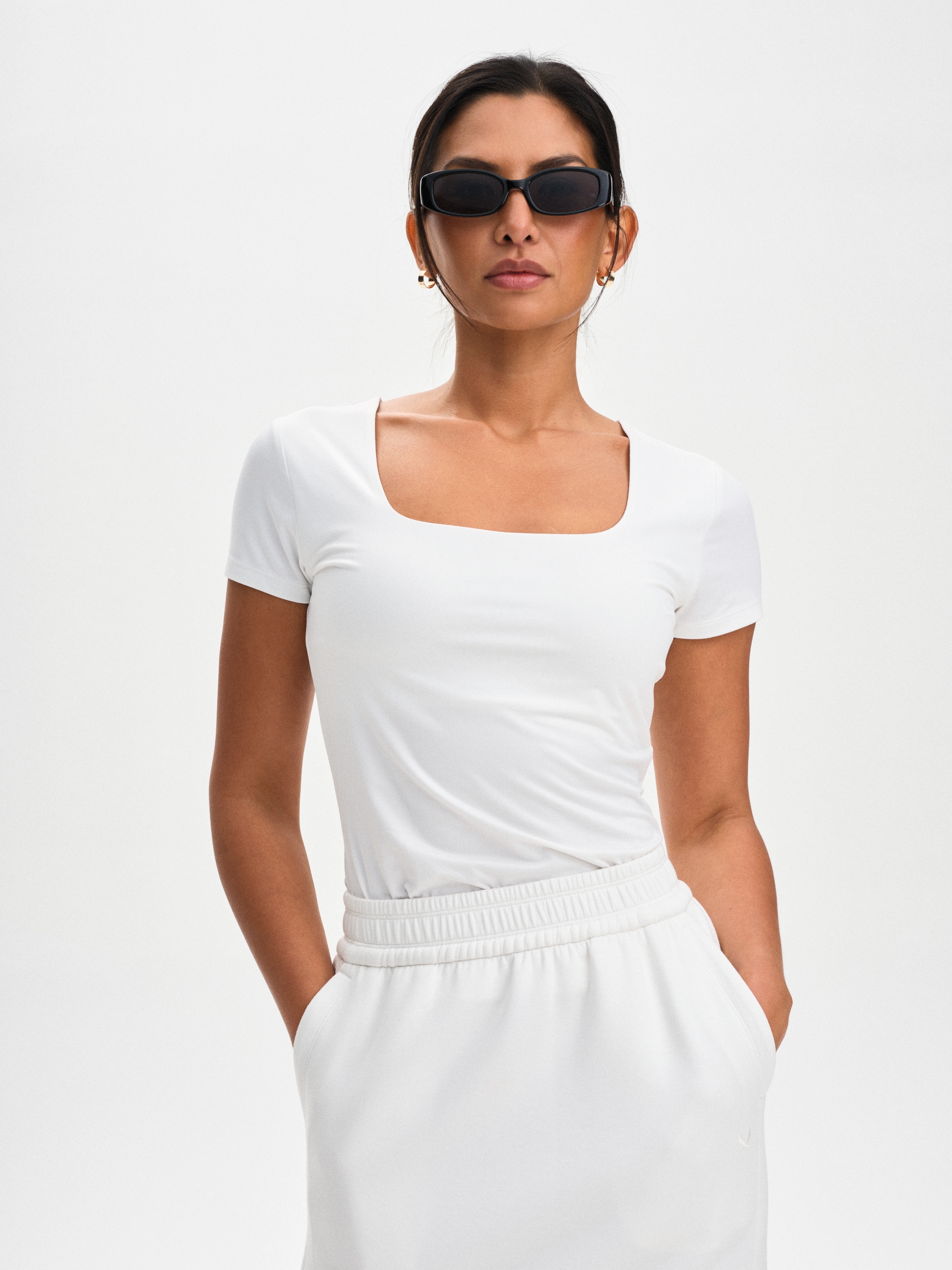 
SOC, 
W SOFT SQUARE TEE, 
Detail 1

