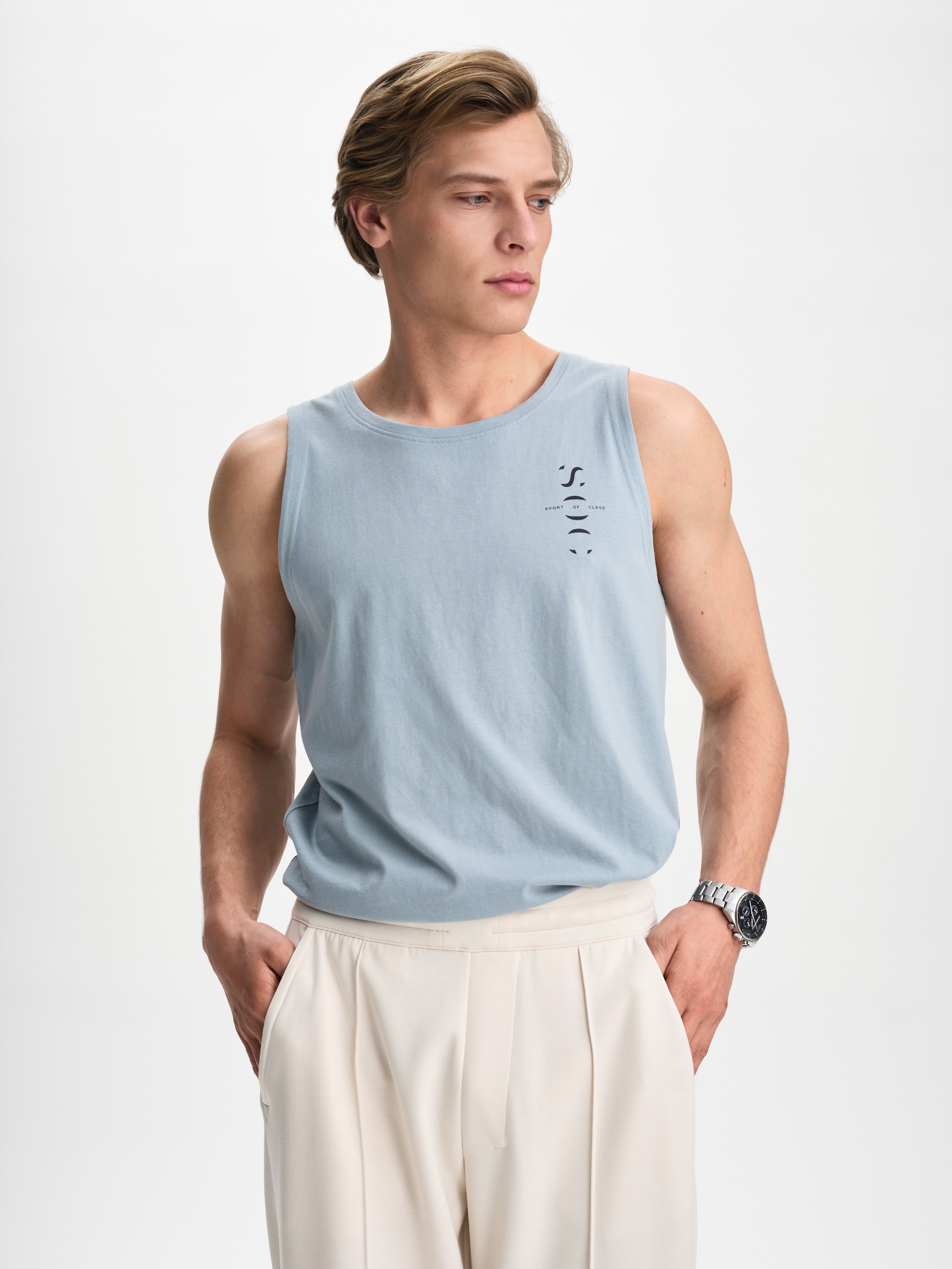 
SOC, 
M GRAPHIC TANK, 
Detail 1
