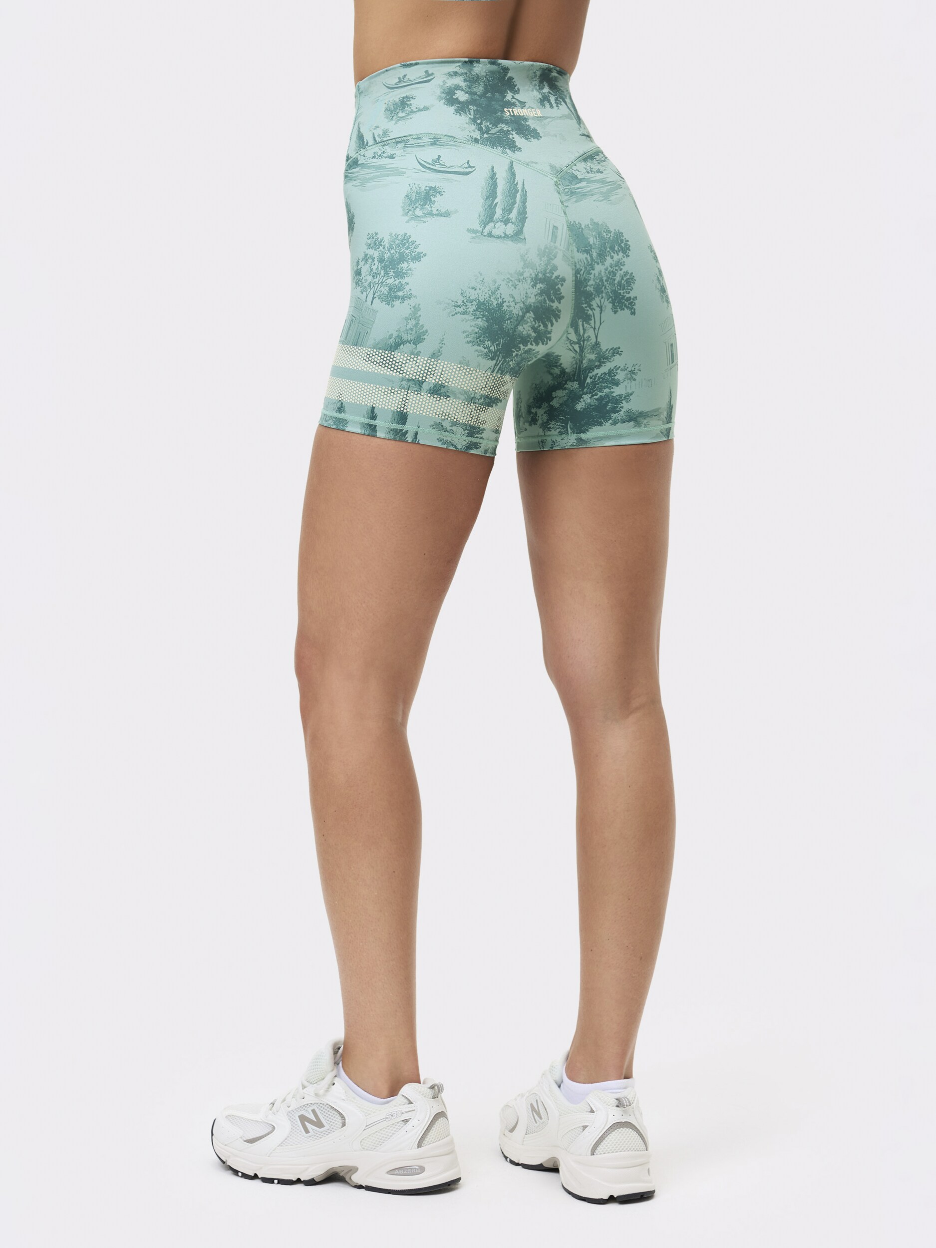 STRONGER, THE ONE PRINTED SHORTS