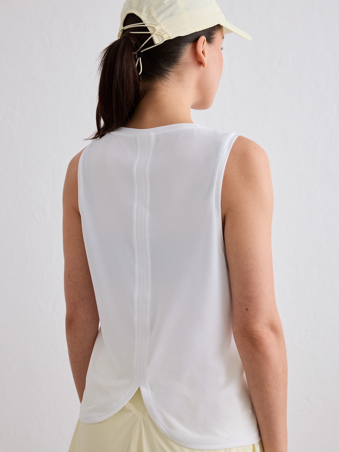 AIM&acute;N, W RUNNING SLEEVELESS TOP