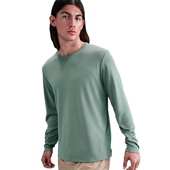 387397107103 NIKE M NK DF UV MILER TOP LS 387397107103 NIKE M NK DF UV MILER TOP LS Model01 Detail