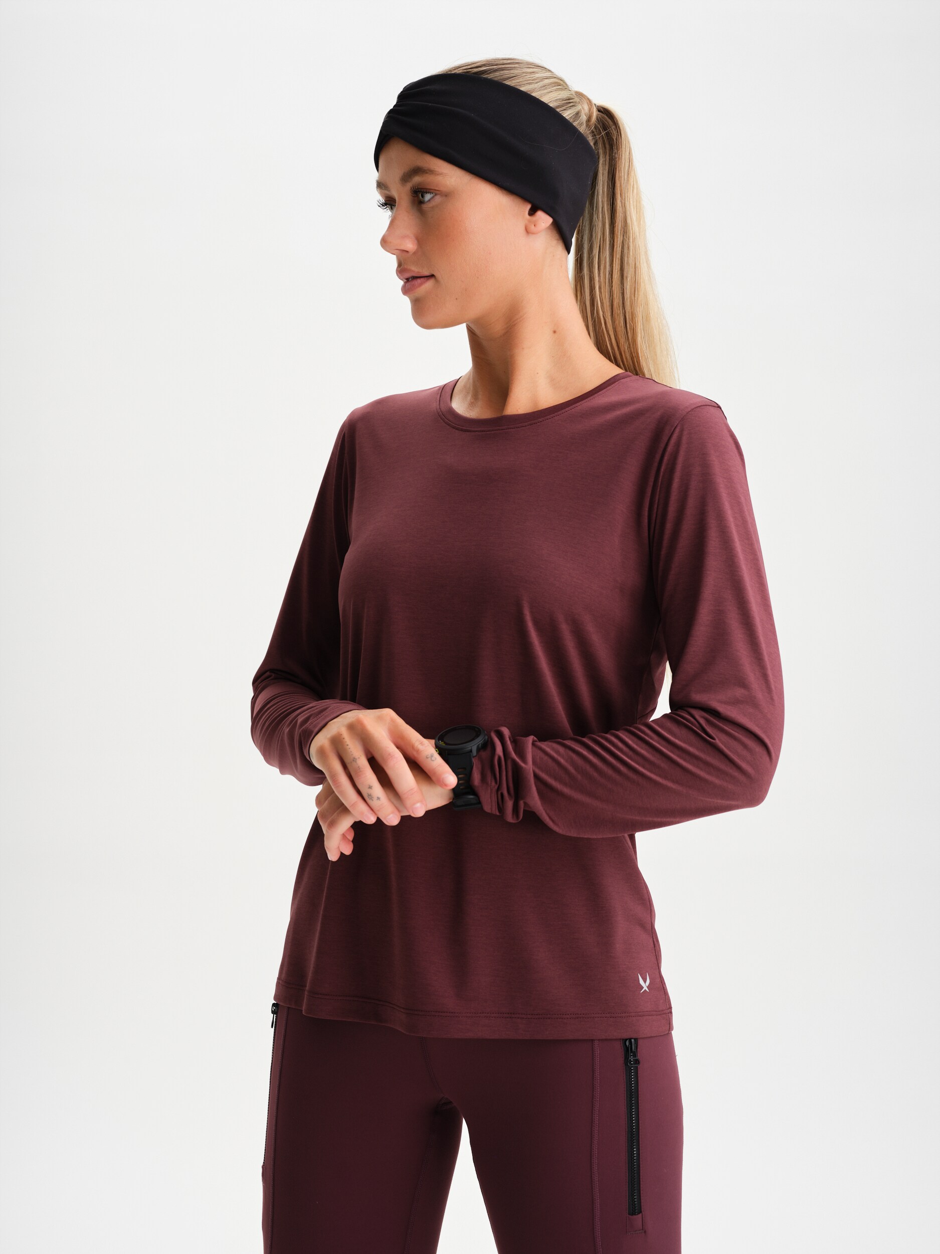 
SOC, 
W Run Long Sleeve Top, 
Detail 1
