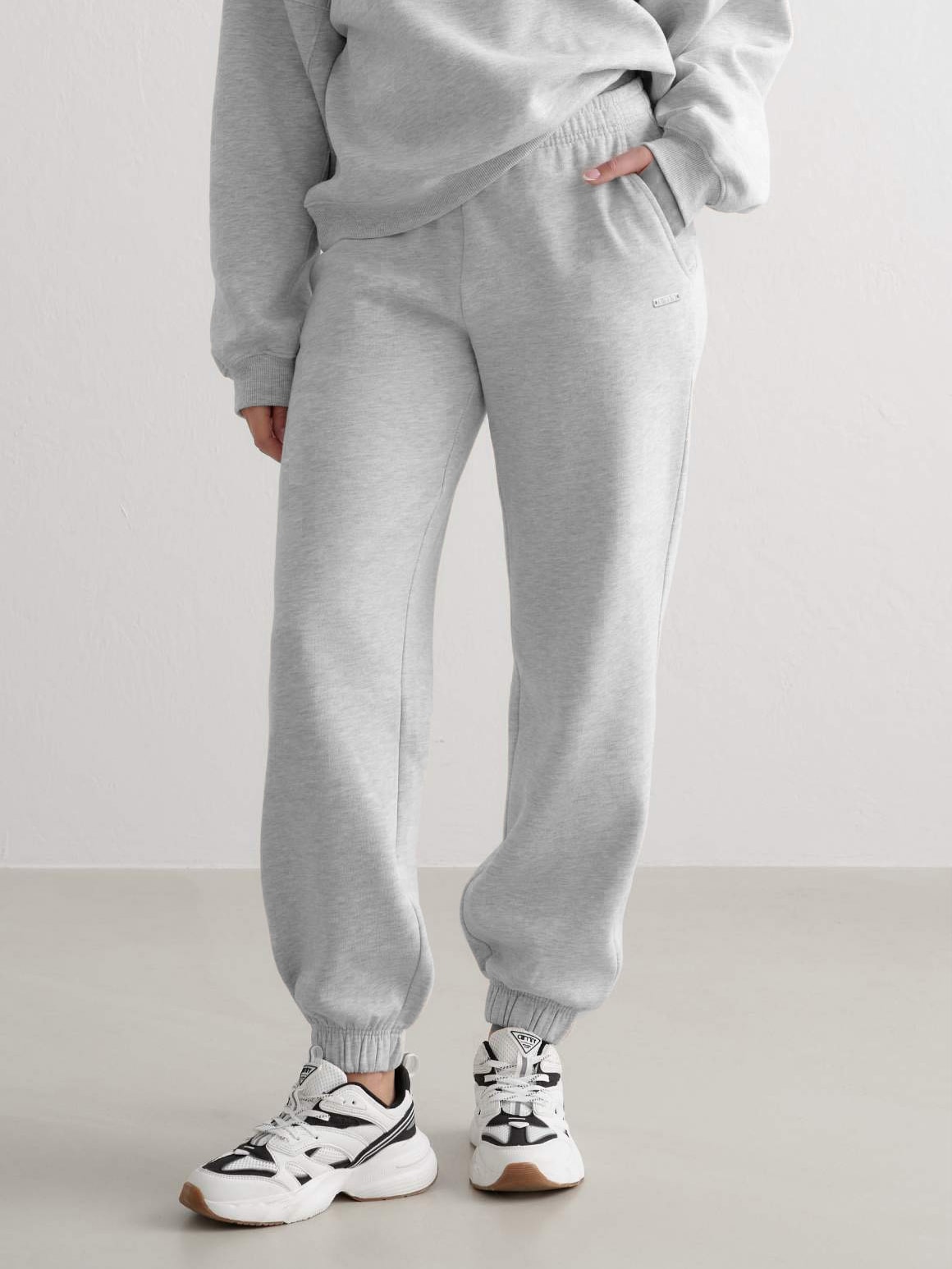 
AIM&acute;N, 
W CLASSIC SWEAT PANTS, 
Detail 1

