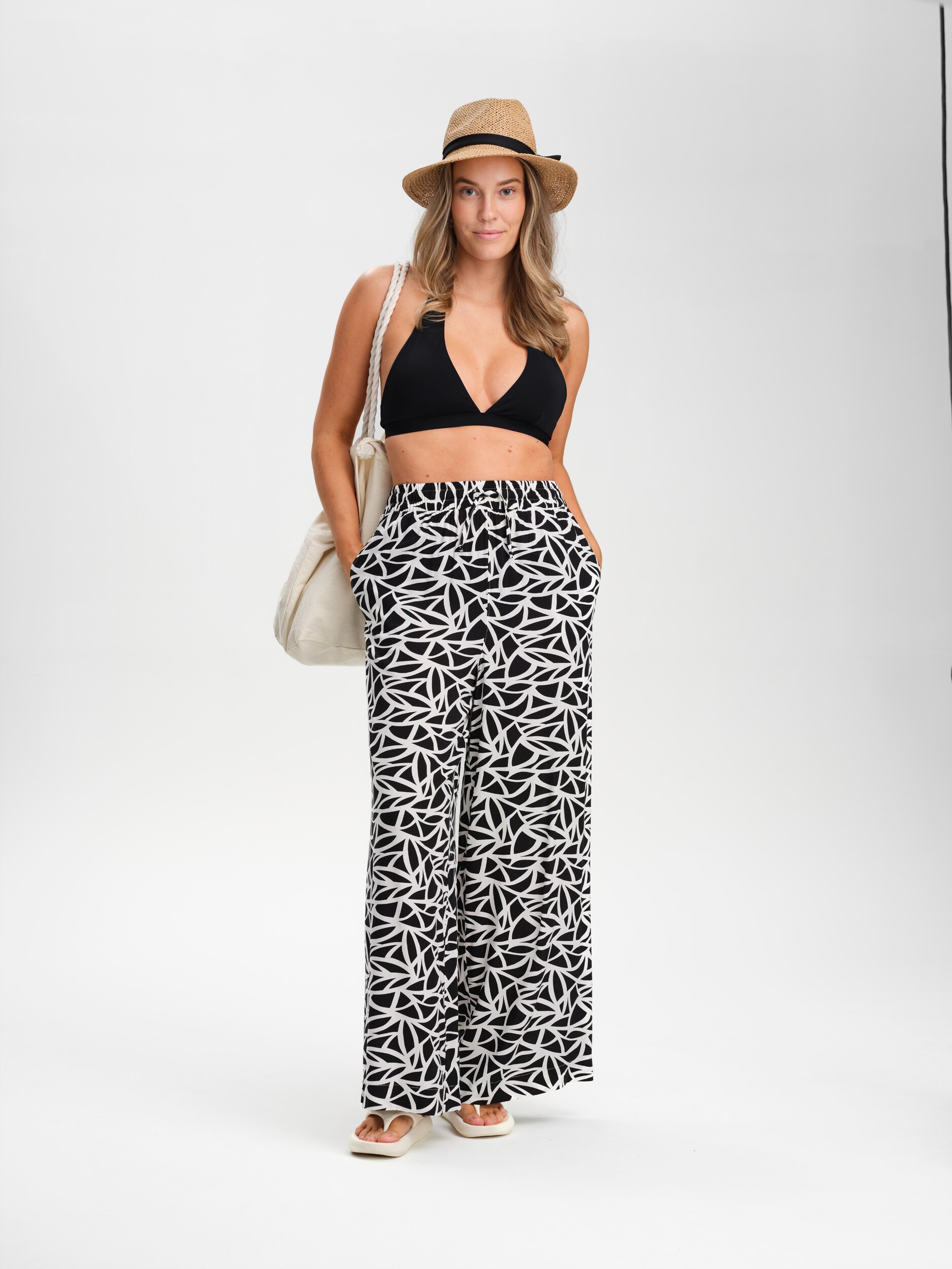 SOC, W Beach Halter Top