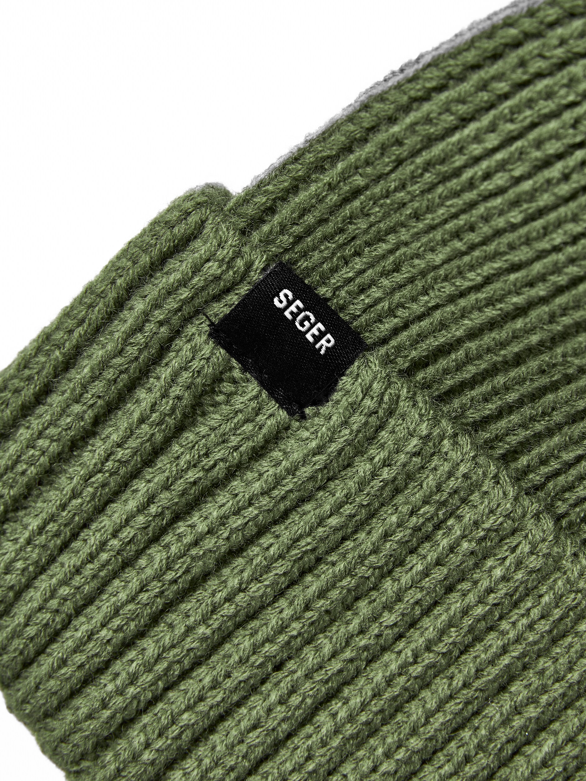 SEGER, RIBBED BEANIE W EMBRODERY SR