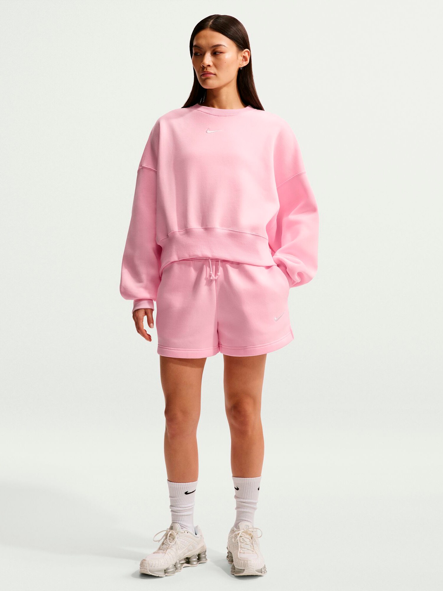 
NIKE, 
W PHOENIX FLEECE MR STD 4IN SHRT, 
Detail 1
