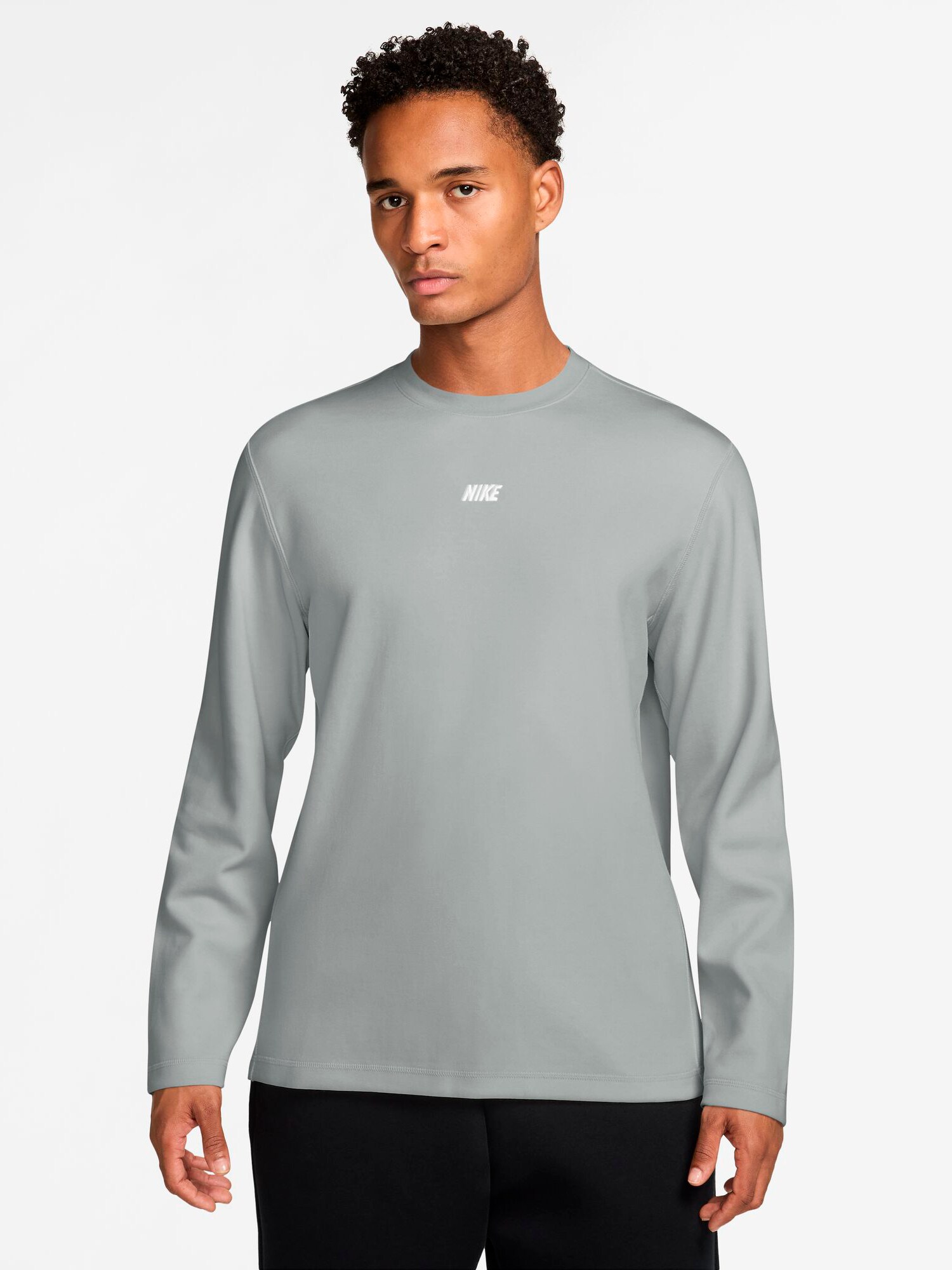 
NIKE, 
NIKE SPORTSWEAR CLUB MEN'S LONG-SLE, 
Detail 1
