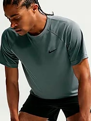 M NK DF HYVERSE SS TOP - SMOKE GREY/BLACK Model01 Small1x1