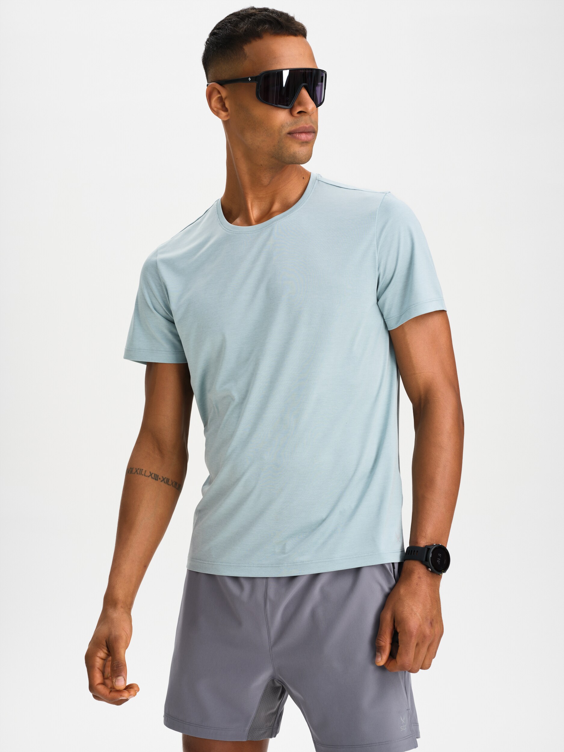 
SOC, 
M Run Tee, 
Detail 1
