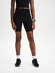 W RUN MOTION MID TIGHTS - BLACK Model01 Small1x1
