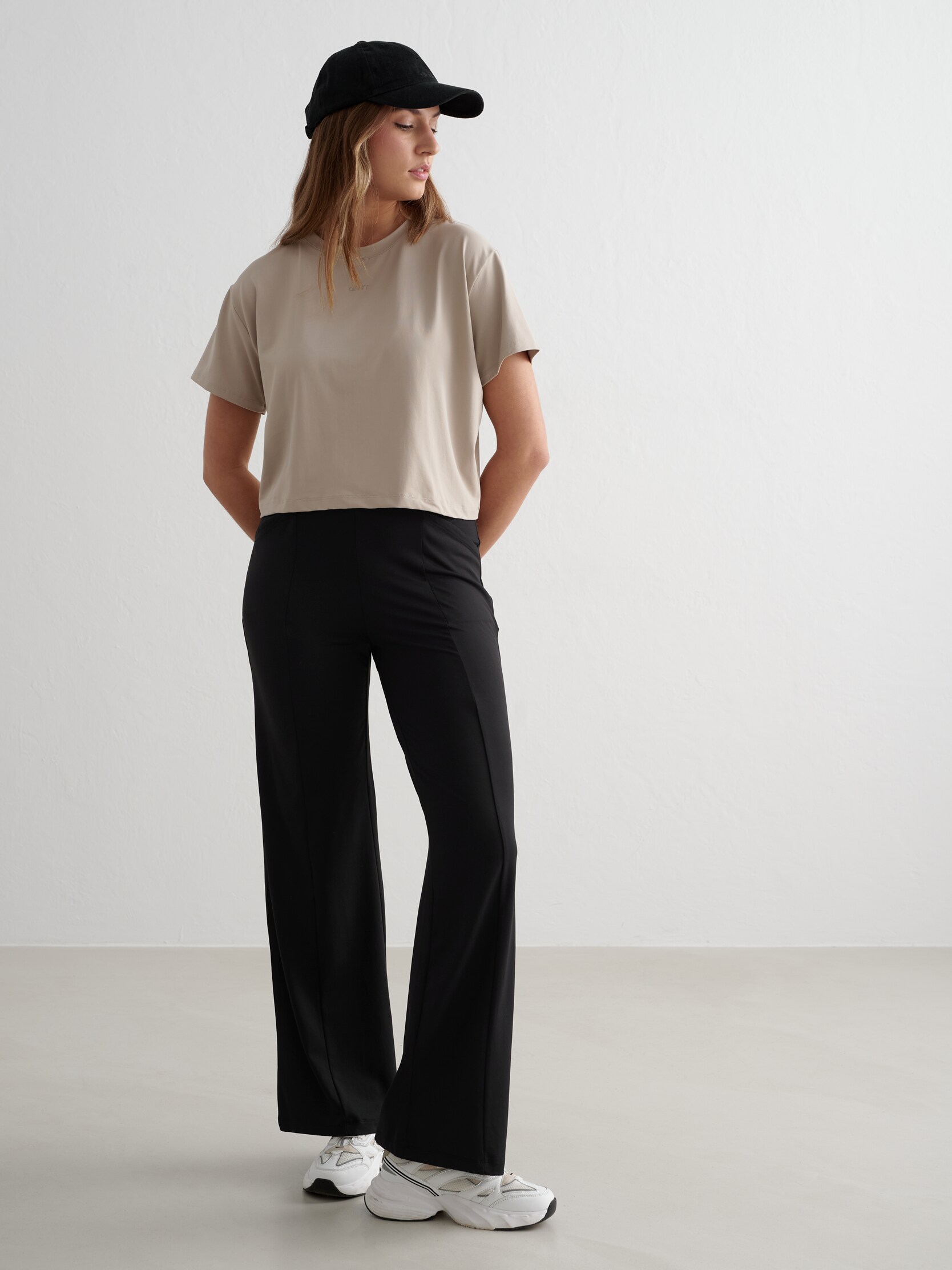 AIM&acute;N, Essence Relaxed T-shirt