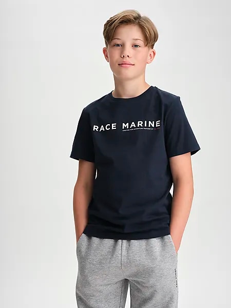 405254102101 RACE MARINE J Sea Graphic Tee 405254102101 RACE MARINE J Sea Graphic Tee Model01 Detail