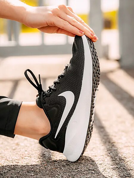 W Nike Революция 7