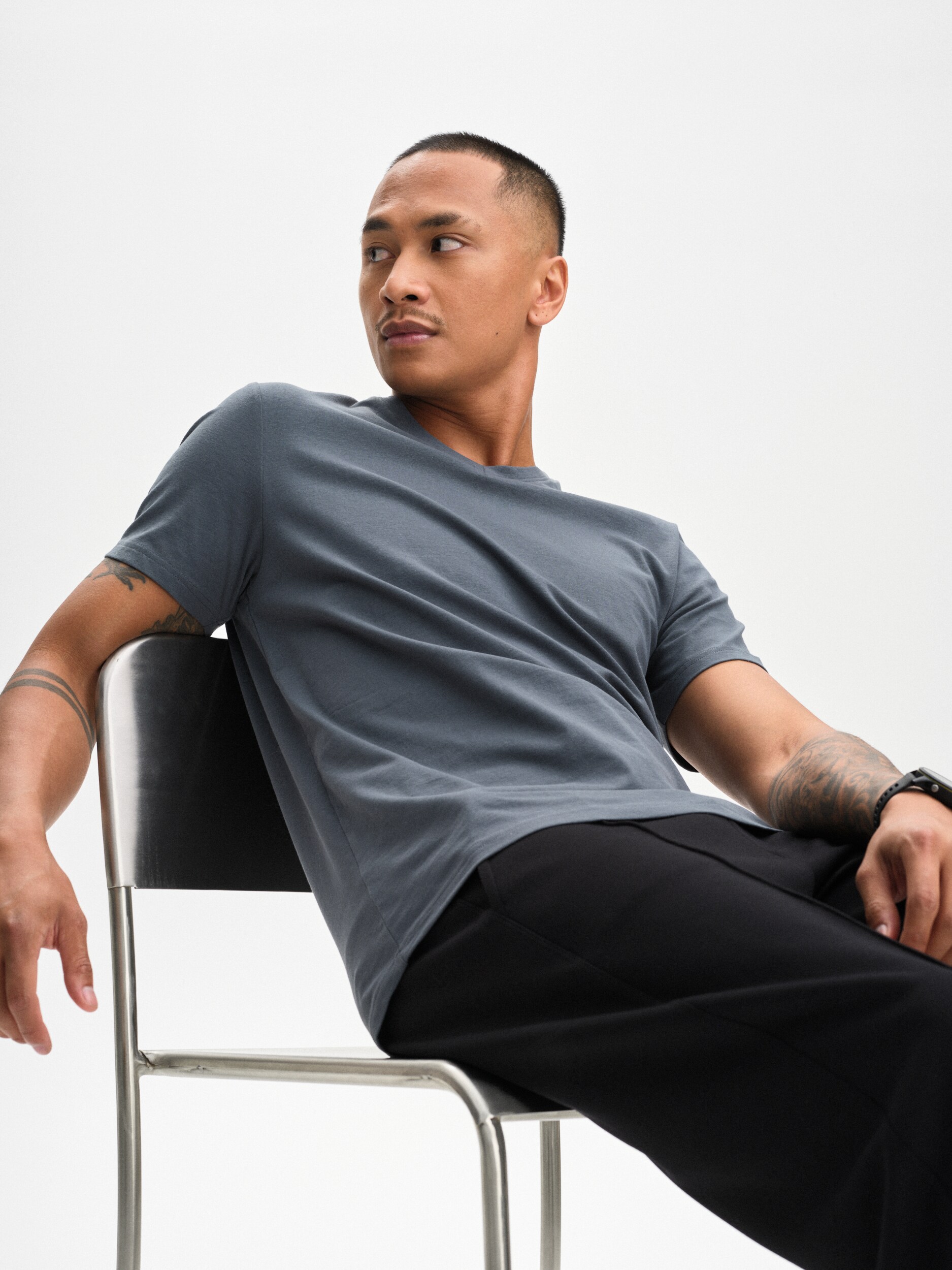 SOC, M SLIM FIT V-NECK TEE