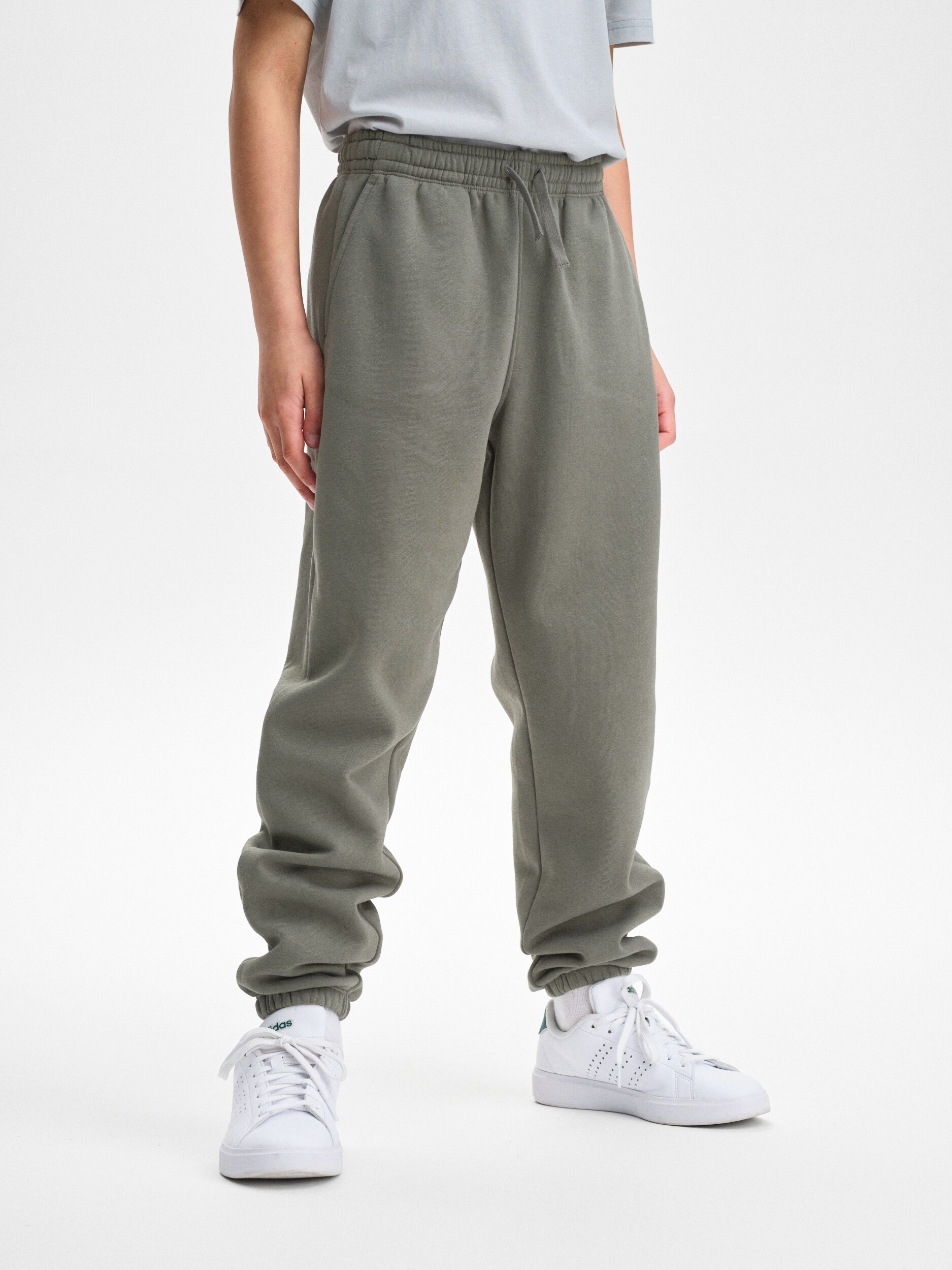 
SOC, 
J VARSITY PANT, 
Detail 1

