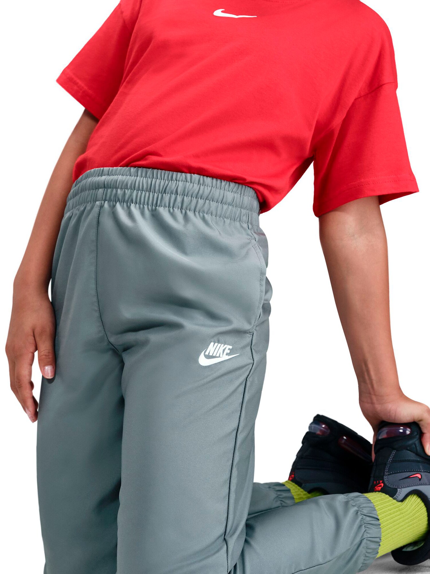 NIKE, NIKE SPORTSWEAR BIG KIDS' WOVEN TRA