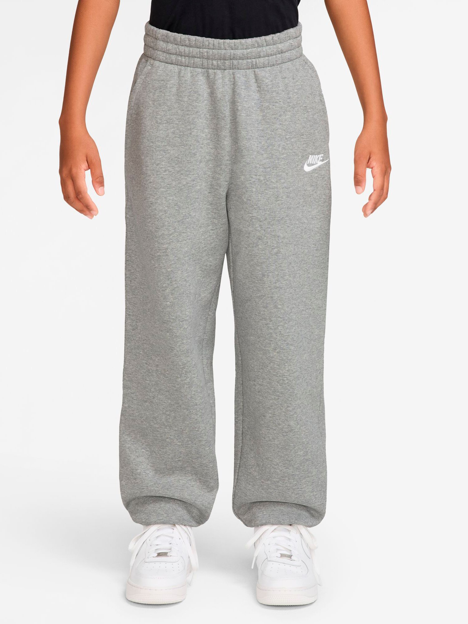 
NIKE, 
J SPORTSWEAR CLUB FL P, 
Detail 1
