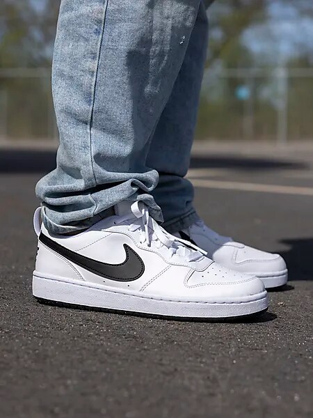 NIKE J Court Borough Low Rec Gs