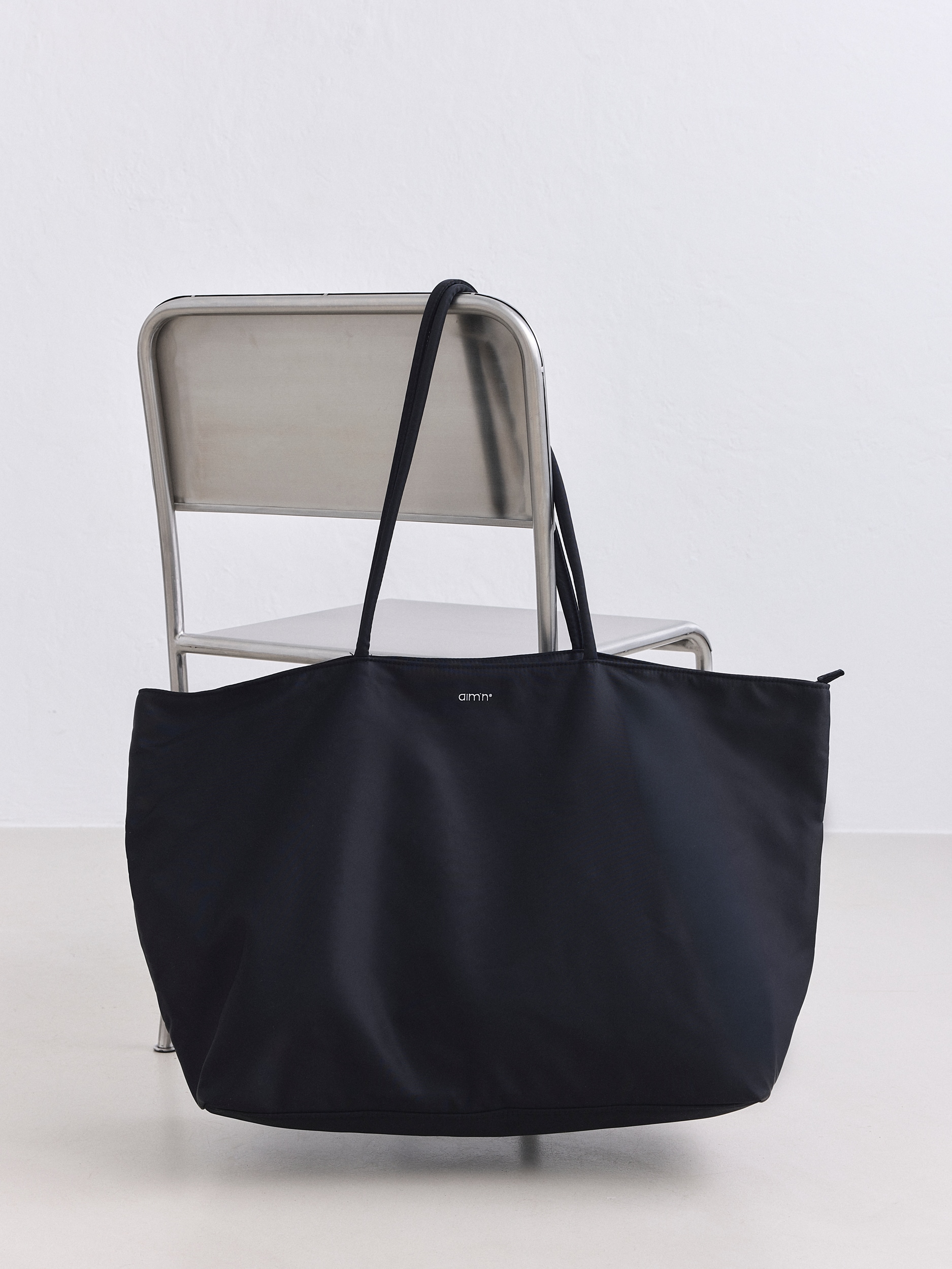
AIM&acute;N, 
NYLON WEEKEND BAG, 
Detail 1

