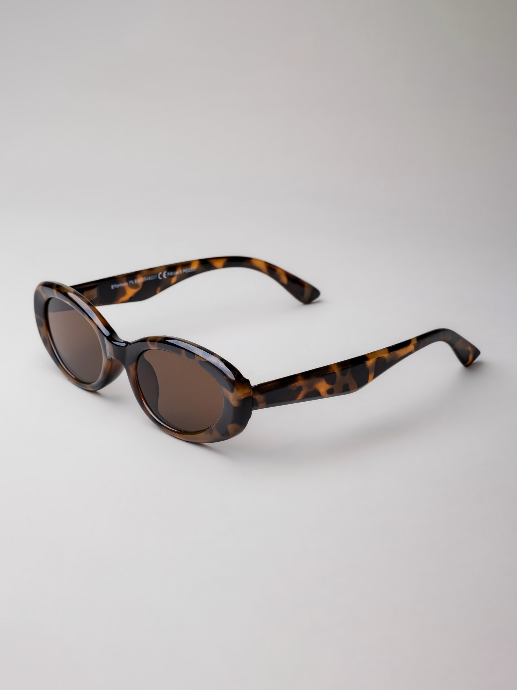 ELLA & JAY, EFFORTLESS