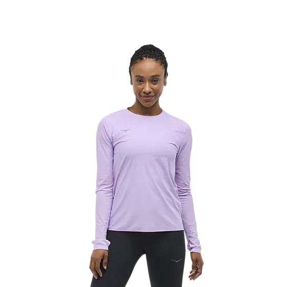 400848101102 HOKA W Airolite Run Long Sleeve 400848101102 HOKA W Airolite Run Long Sleeve Model01 Detail