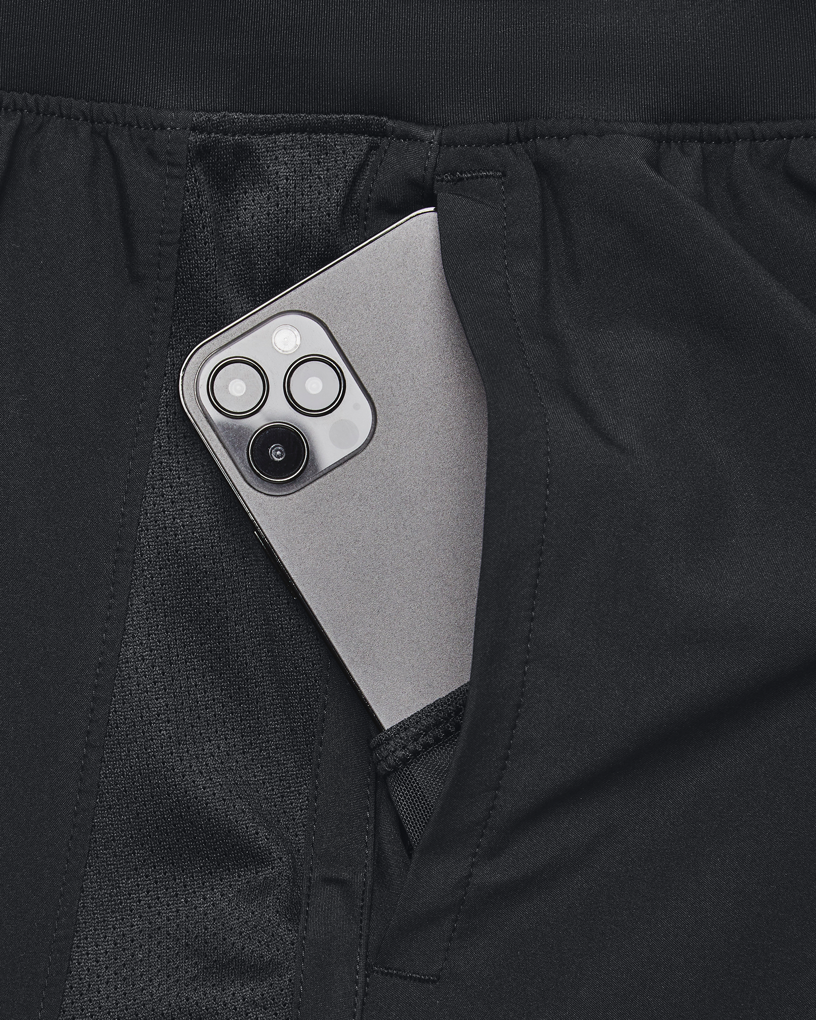 UNDER ARMOUR, M Launch 7" 2-In1 Shorts