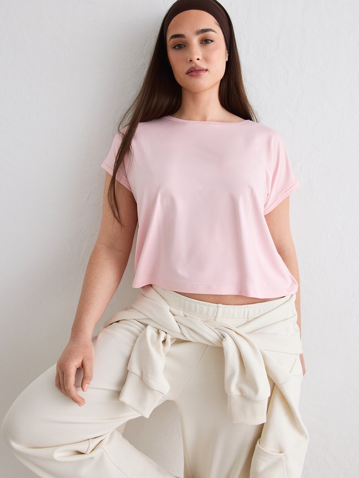 
AIM&acute;N, 
Soft Basic Roll Sleeve Top, 
Detail 1
