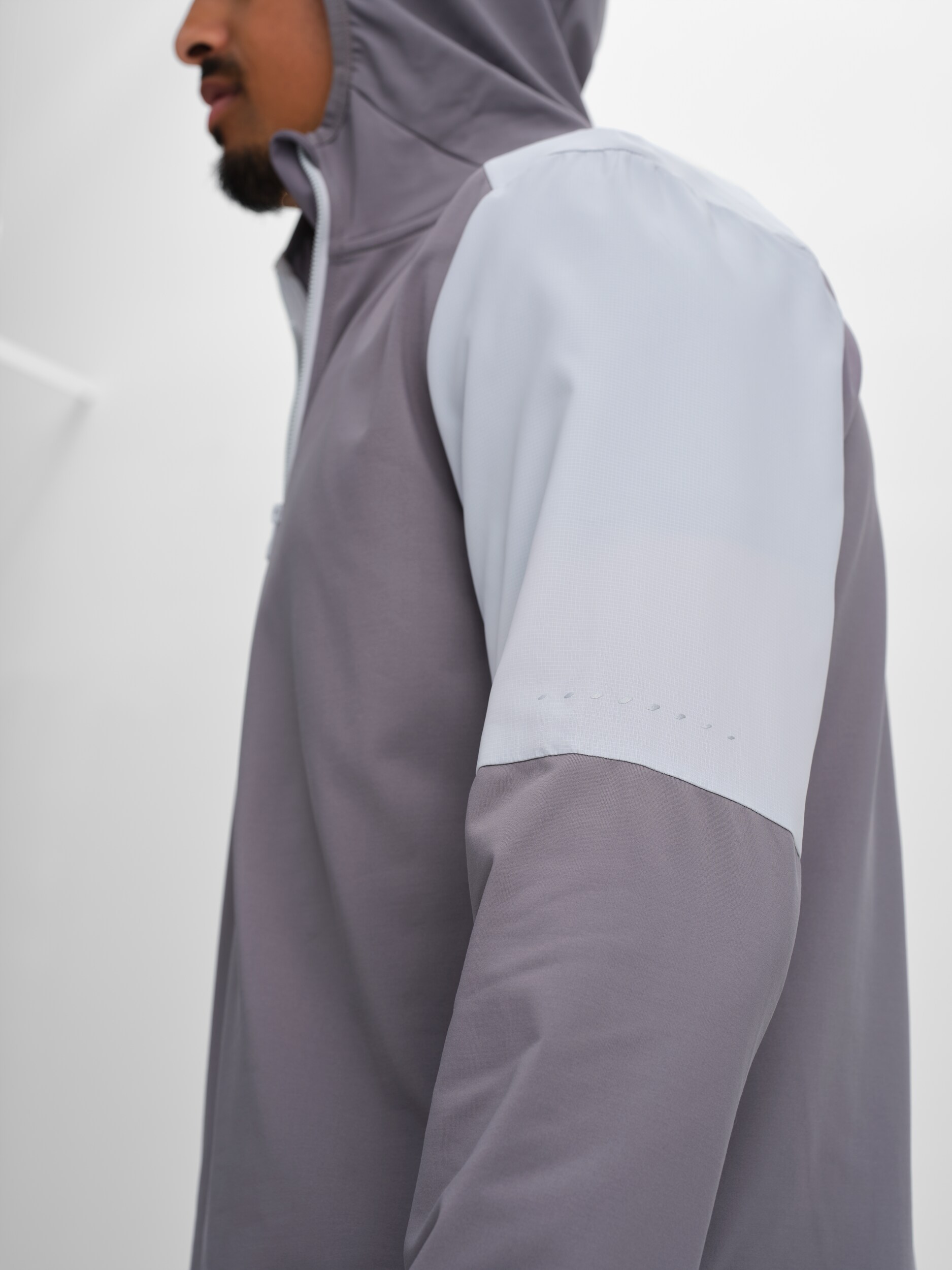 SOC, M Run Ultra Hood