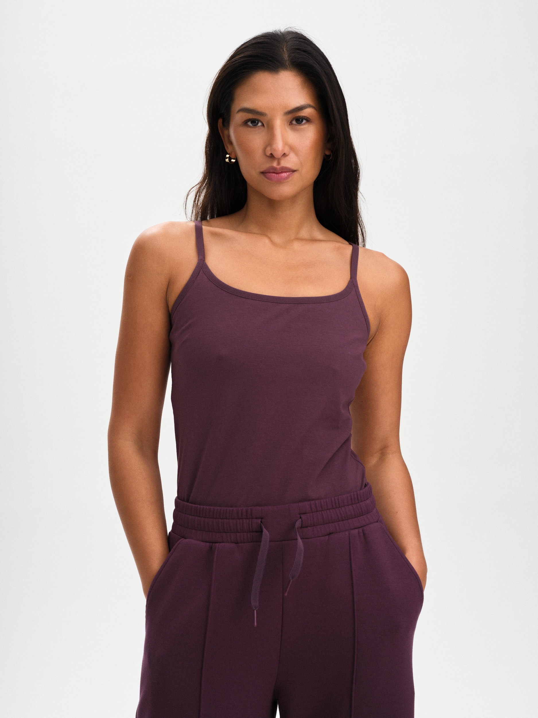 
SOC, 
W SLIM FIT STRAP SINGLET, 
Detail 1
