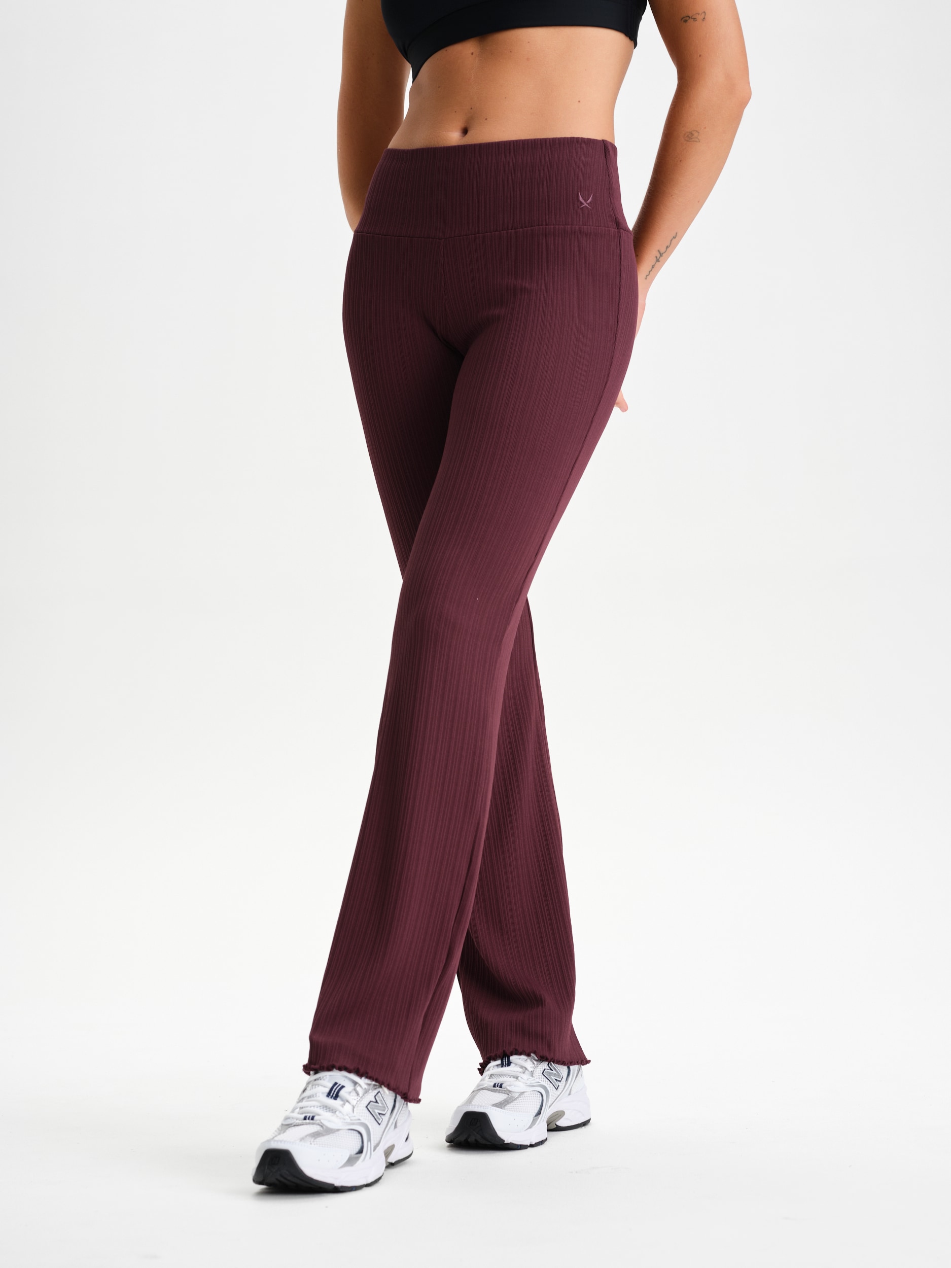 
SOC, 
W Motion Pant, 
Detail 1
