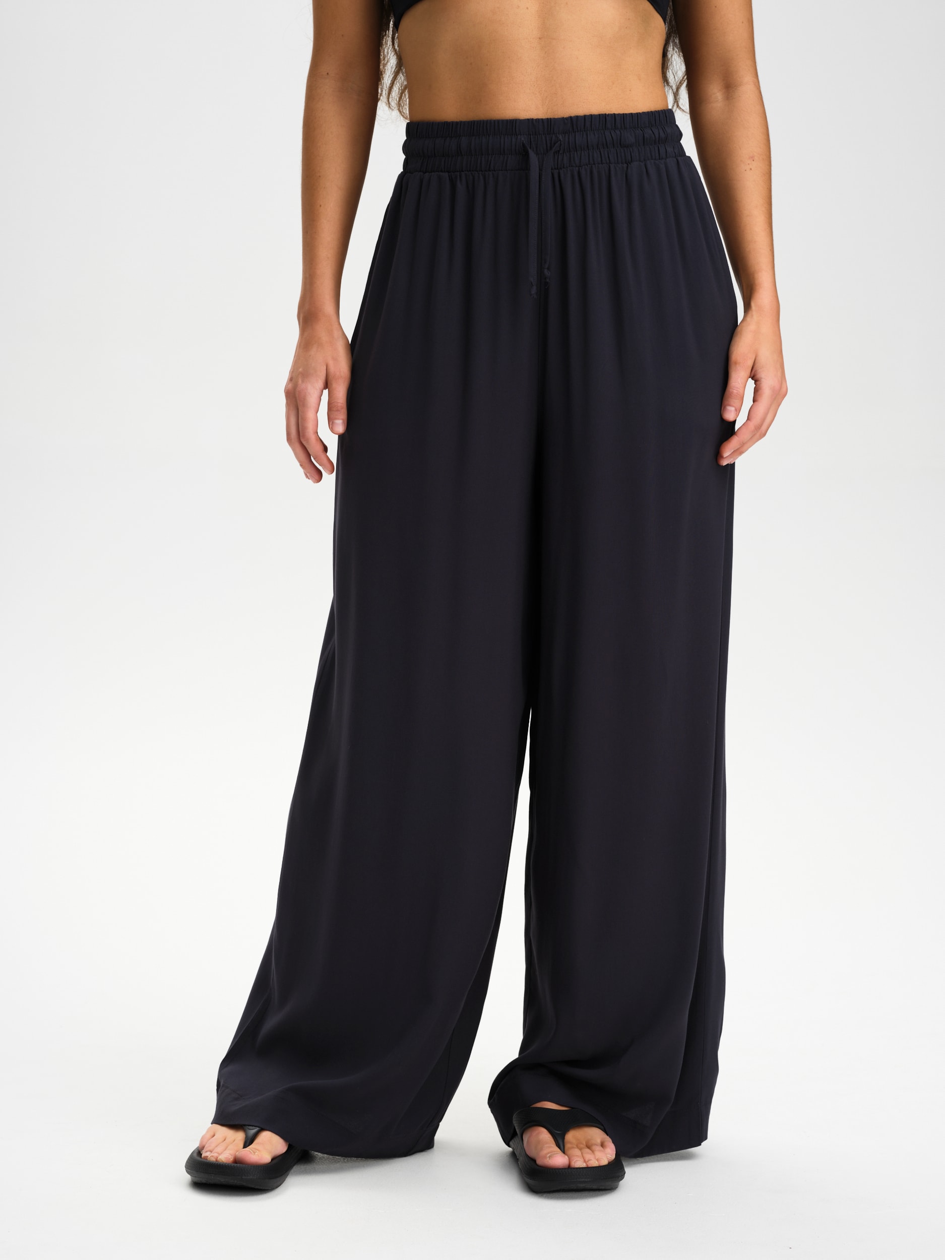 
SOC, 
W Beach Kaftan Pant, 
Detail 1
