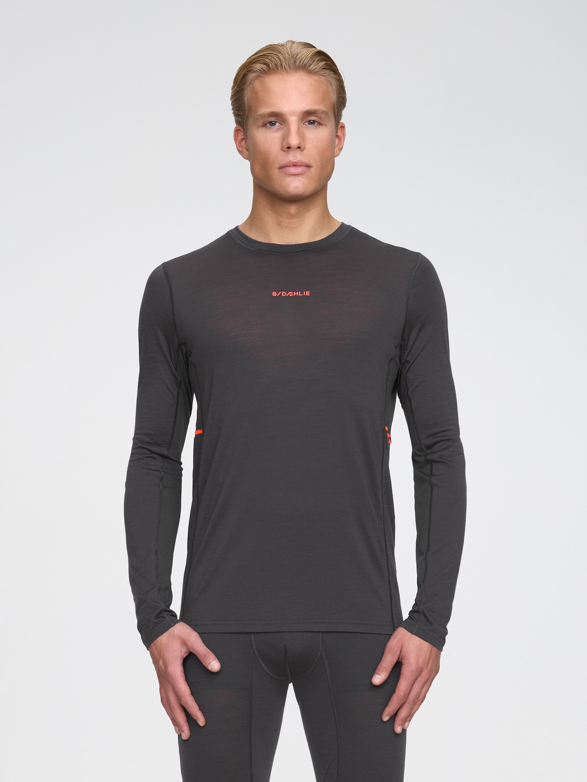 
DAHLIE, 
Performance Wool Long Sleeve, 
Detail 1

