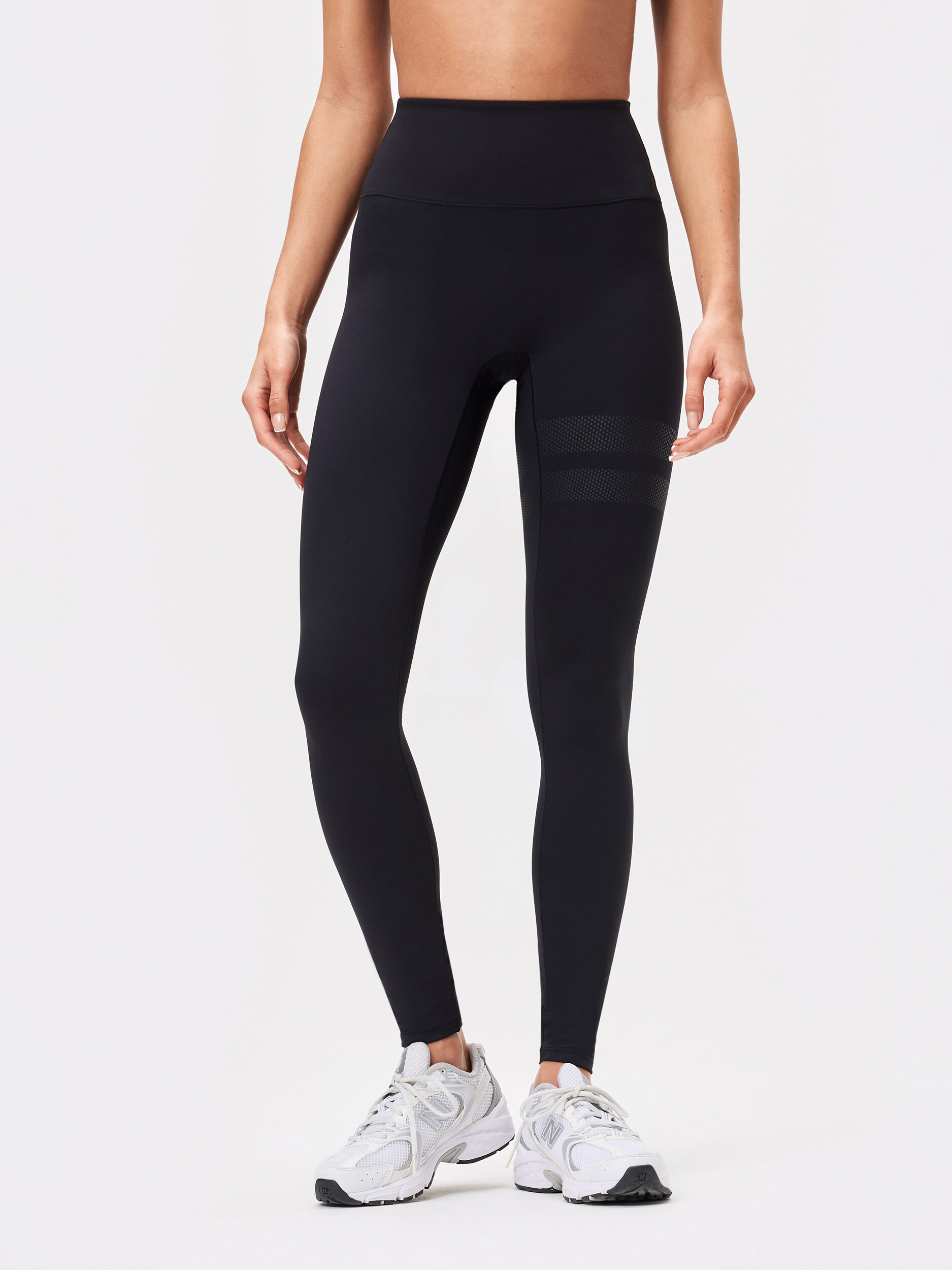 
STRONGER, 
The Signature One Leggings, 
Detail 1
