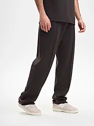 M SOFT STRAIGHT PANT - BROWN Model01 Small1x1