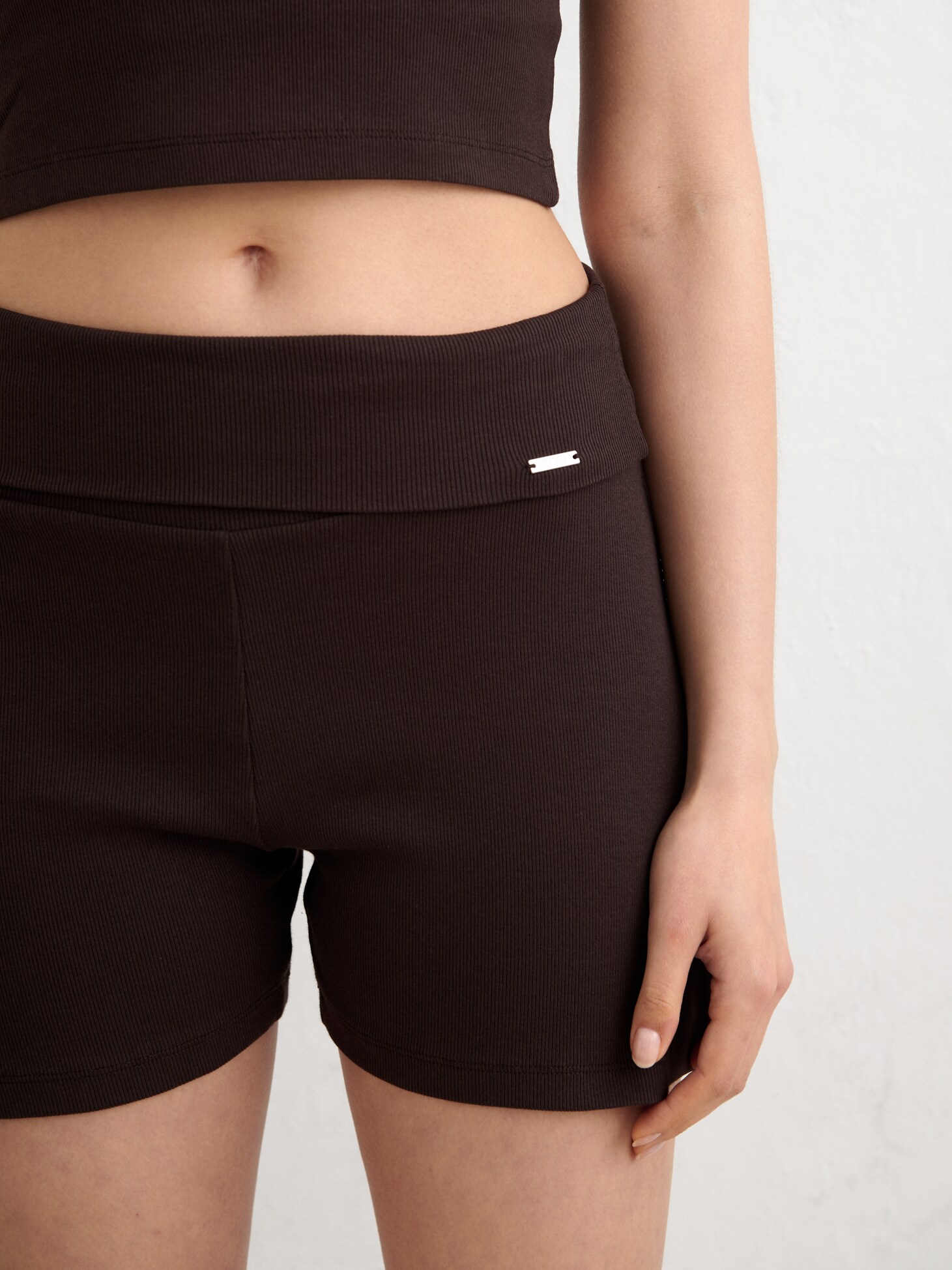 AIM&acute;N, W Ease Ribbed Shorts