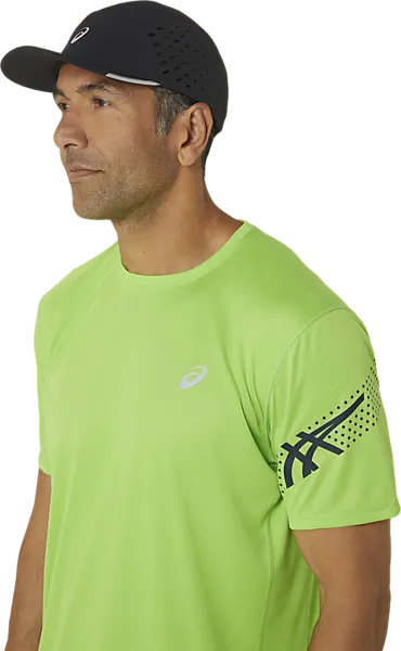 392975101101 ASICS Ultra Lightweight Running Cap 392975101101 ASICS Ultra Lightweight Running Cap Model01 Detail