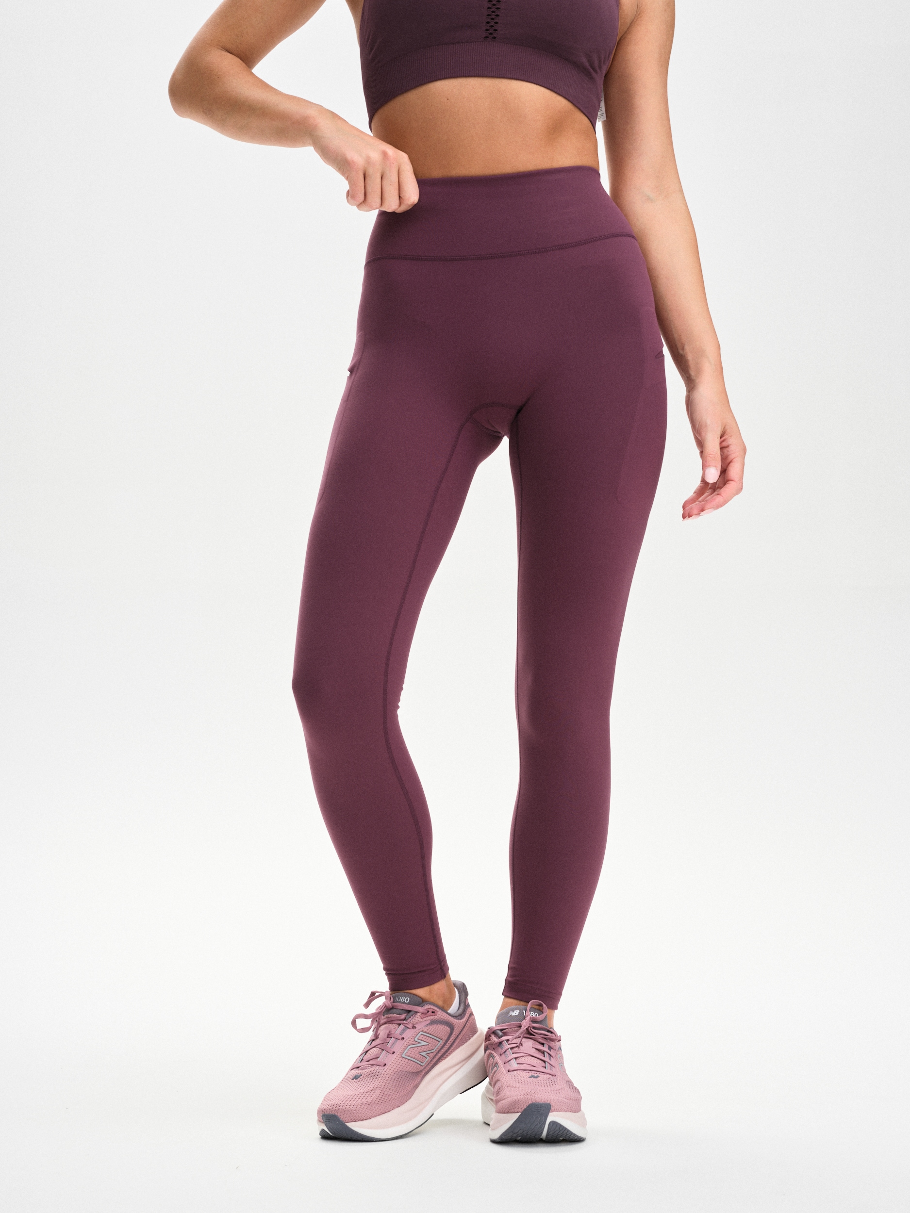 
SOC, 
W SOFT FITNESS POCKET TIGHTS, 
Detail 1
