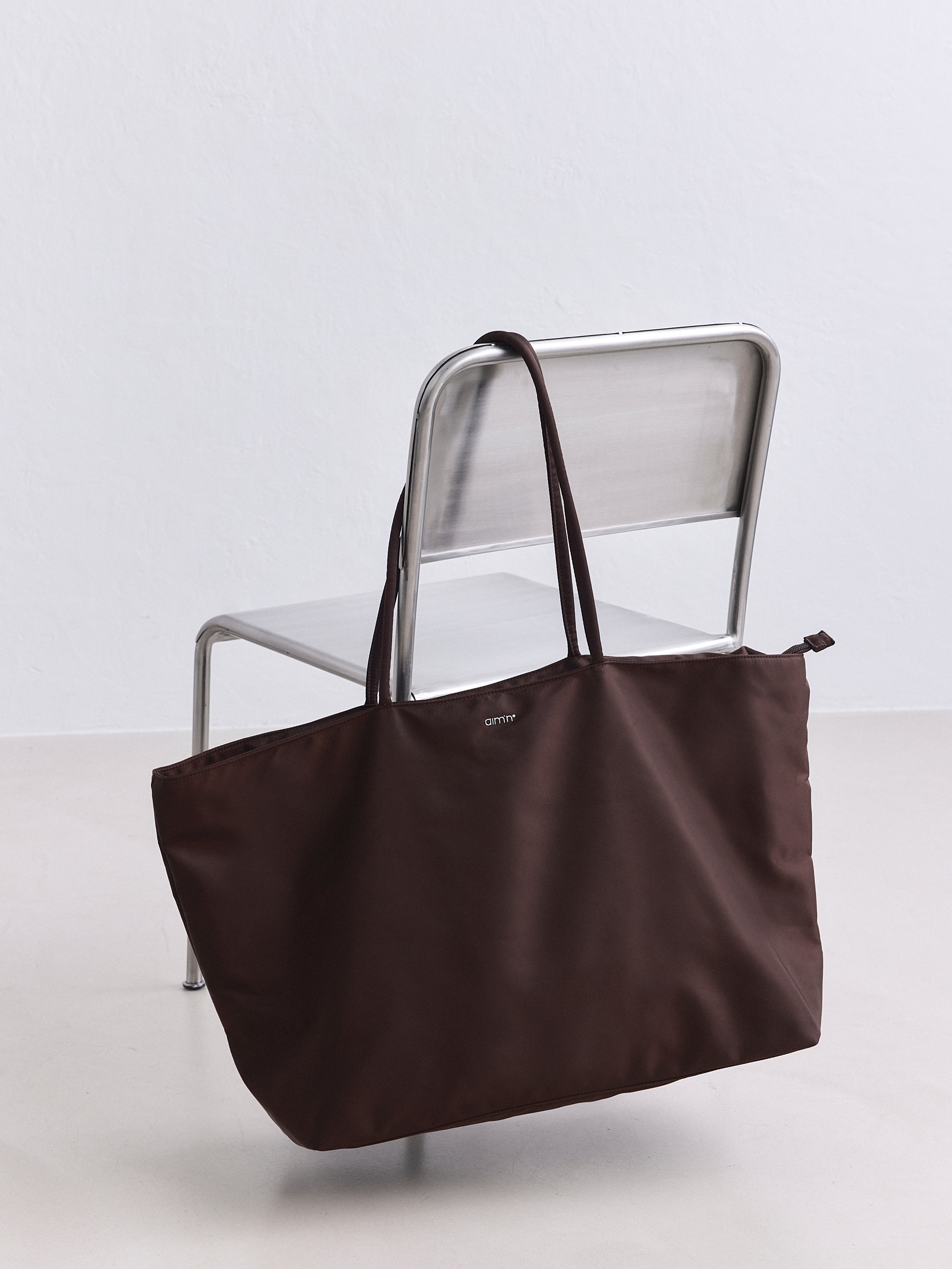 
AIM&acute;N, 
NYLON WEEKEND BAG, 
Detail 1
