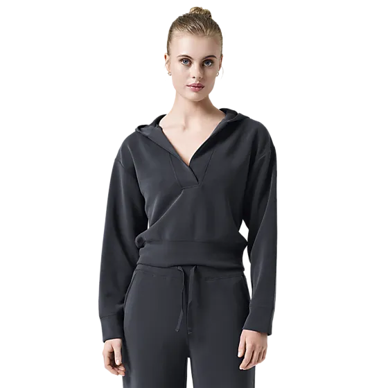 708266101101 CASALL  P V-neck Hood W 708266101101 CASALL P V-neck Hood W  Model01 Detail